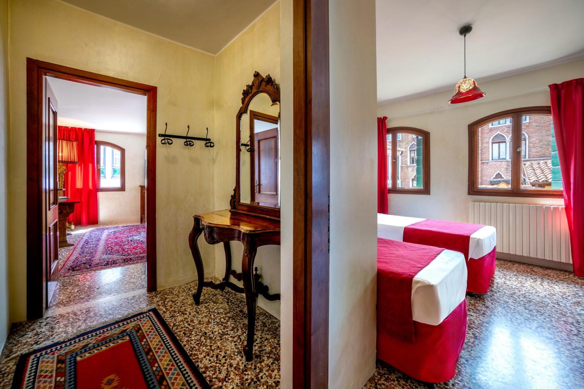 Palazzo San Luca Otel Venedik Oda fotoğraf
