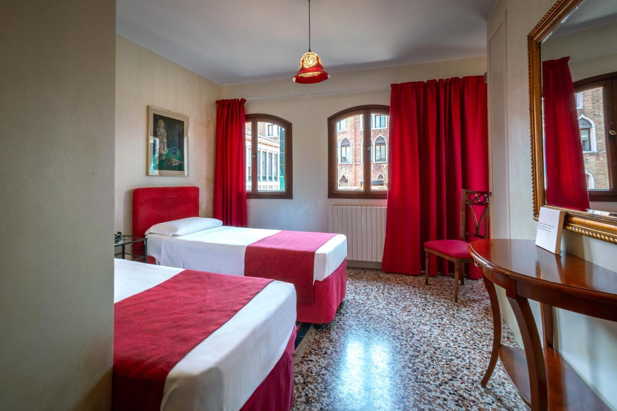 Palazzo San Luca Otel Venedik Oda fotoğraf